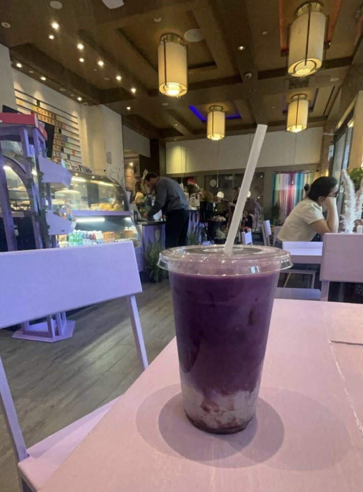 Influencer drink content
